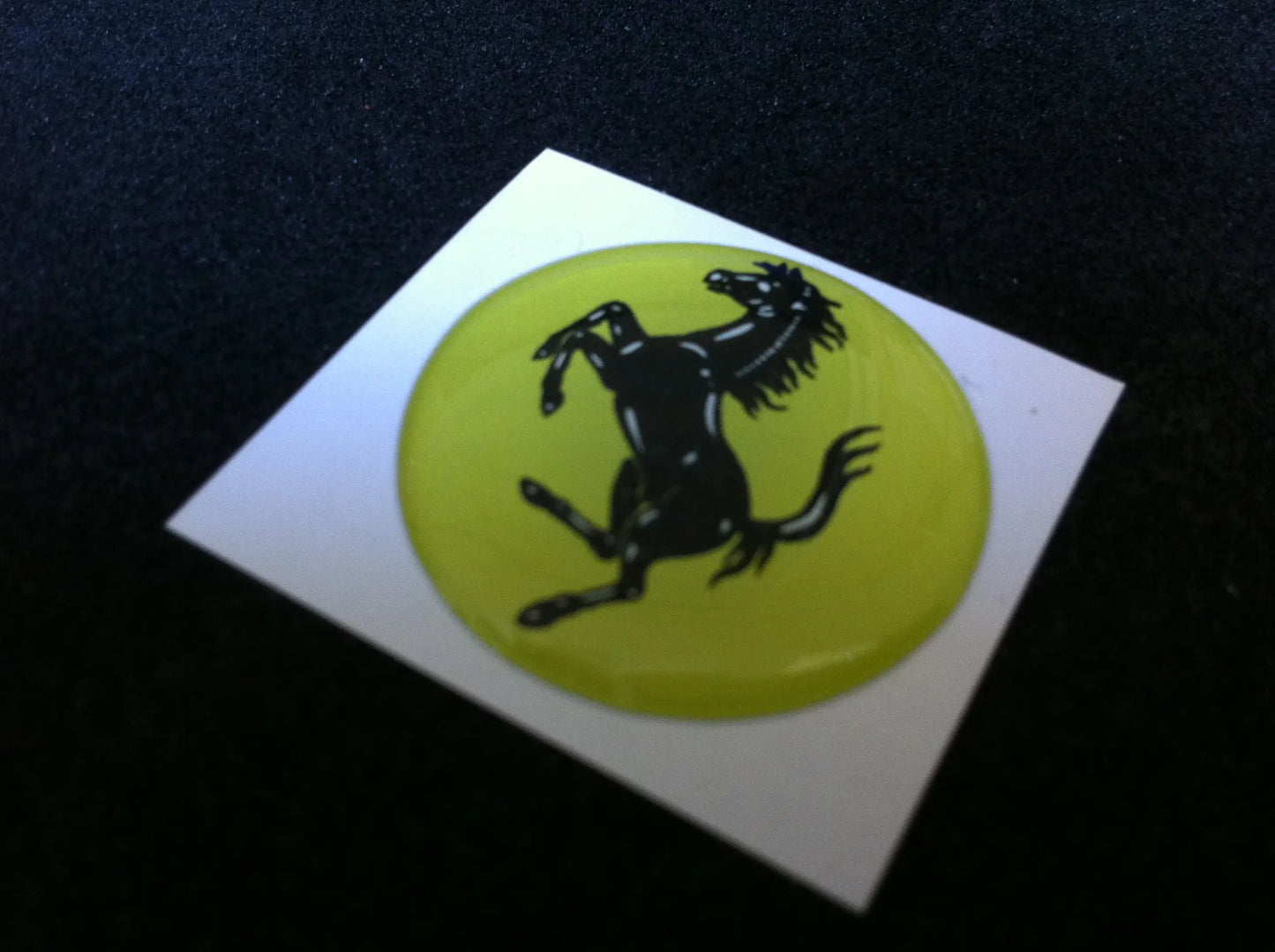 1 Adesivo Resinato Sticker 3D Logo Ferrari rotondo 2/6/10 cm